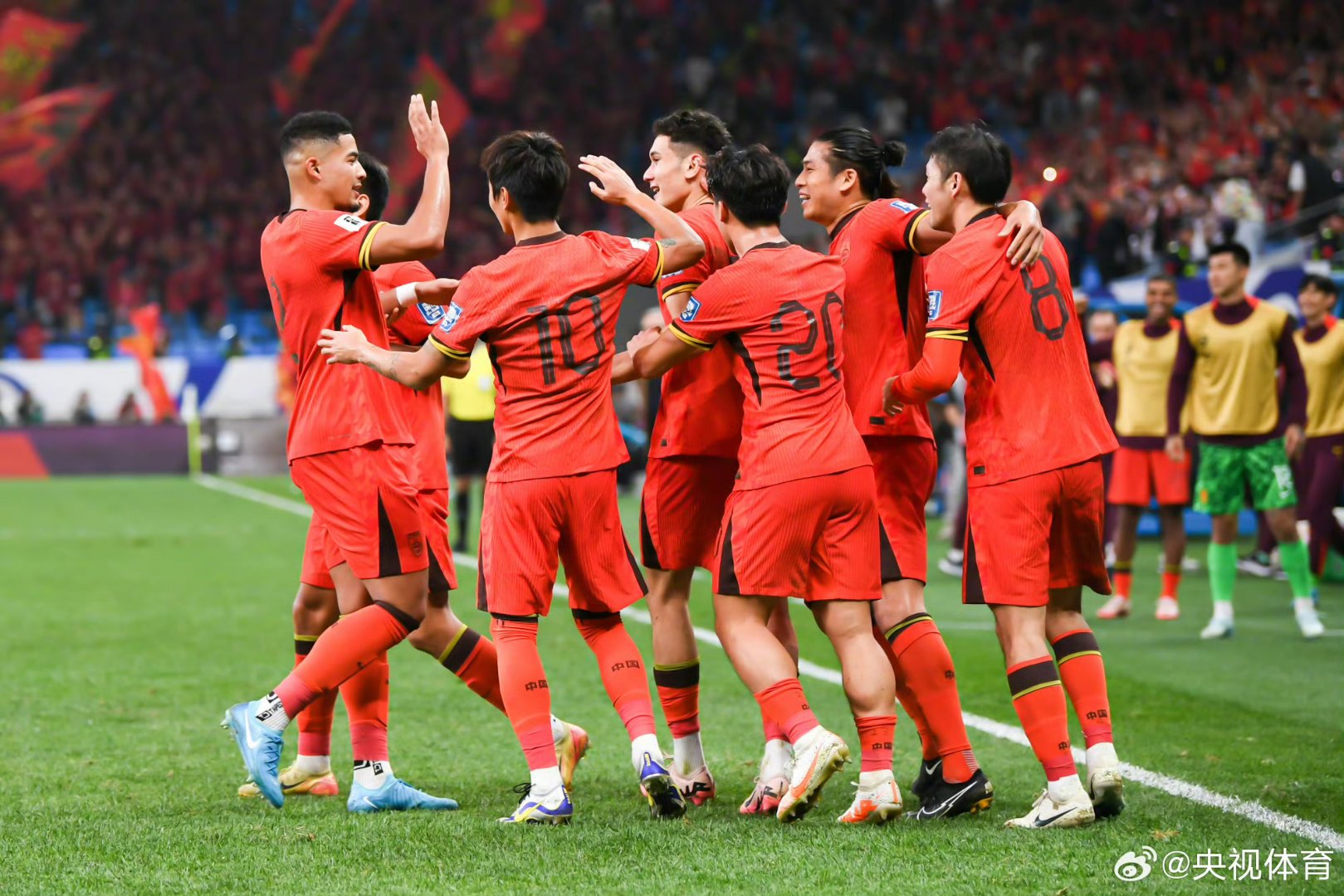 华人球员闪耀英超赛场，助球队取胜