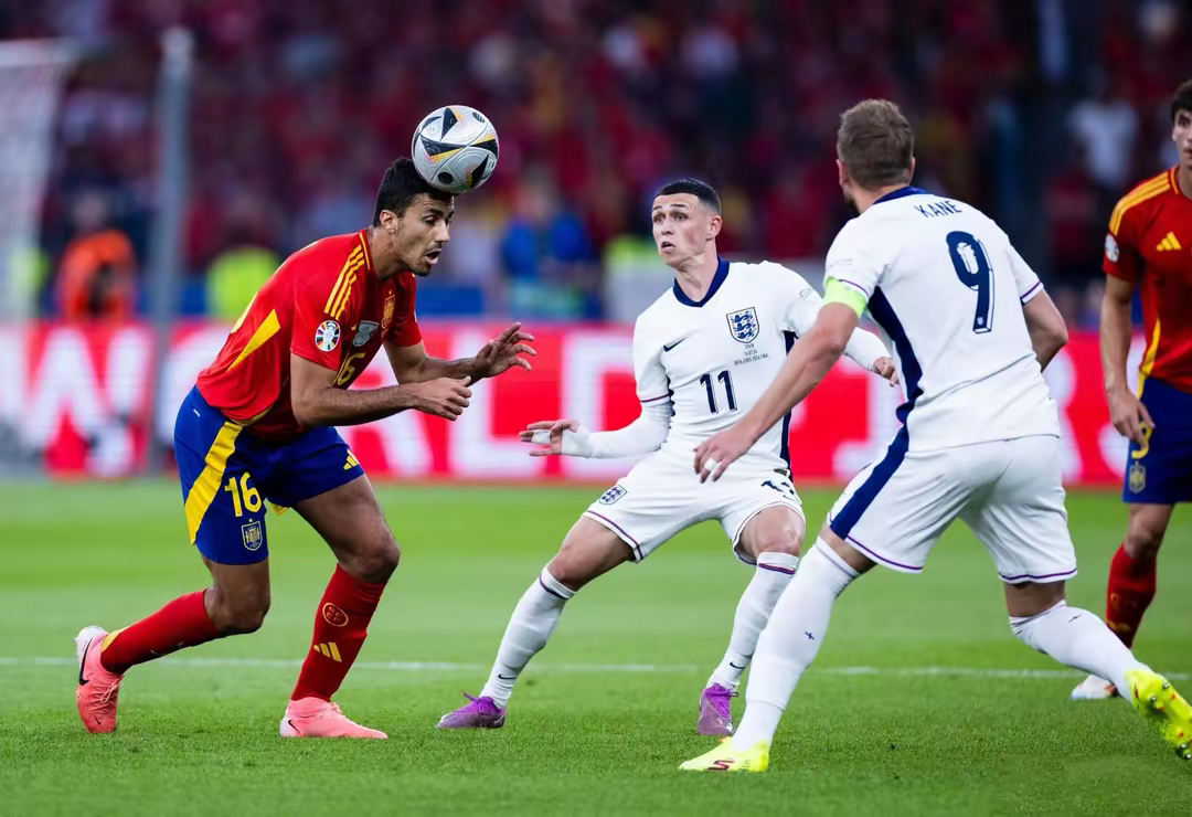 雷恩球队精准射门，战胜强敌