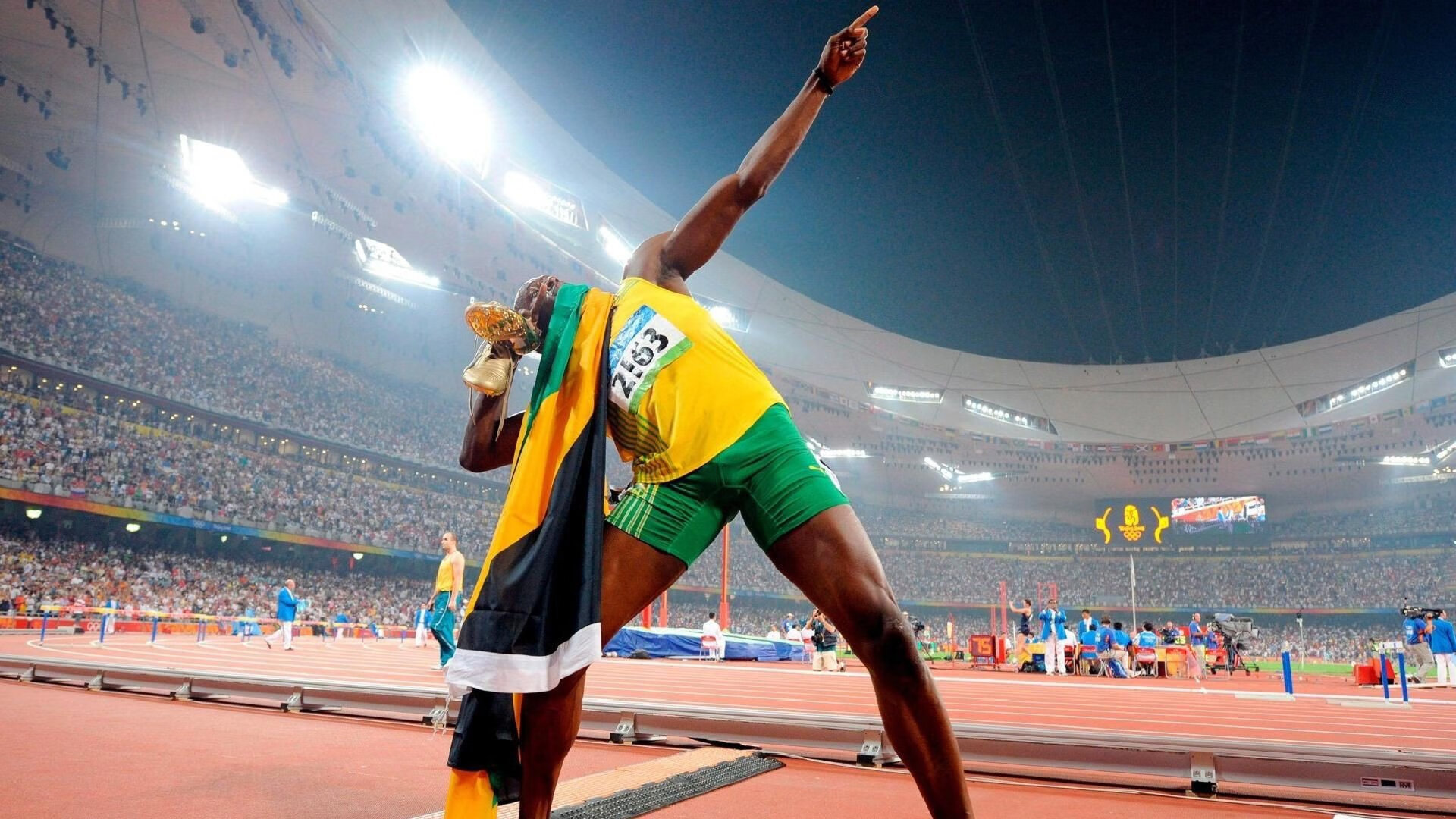 当英超争冠之夜遇见东契奇，一场跨越时空的存在感对决