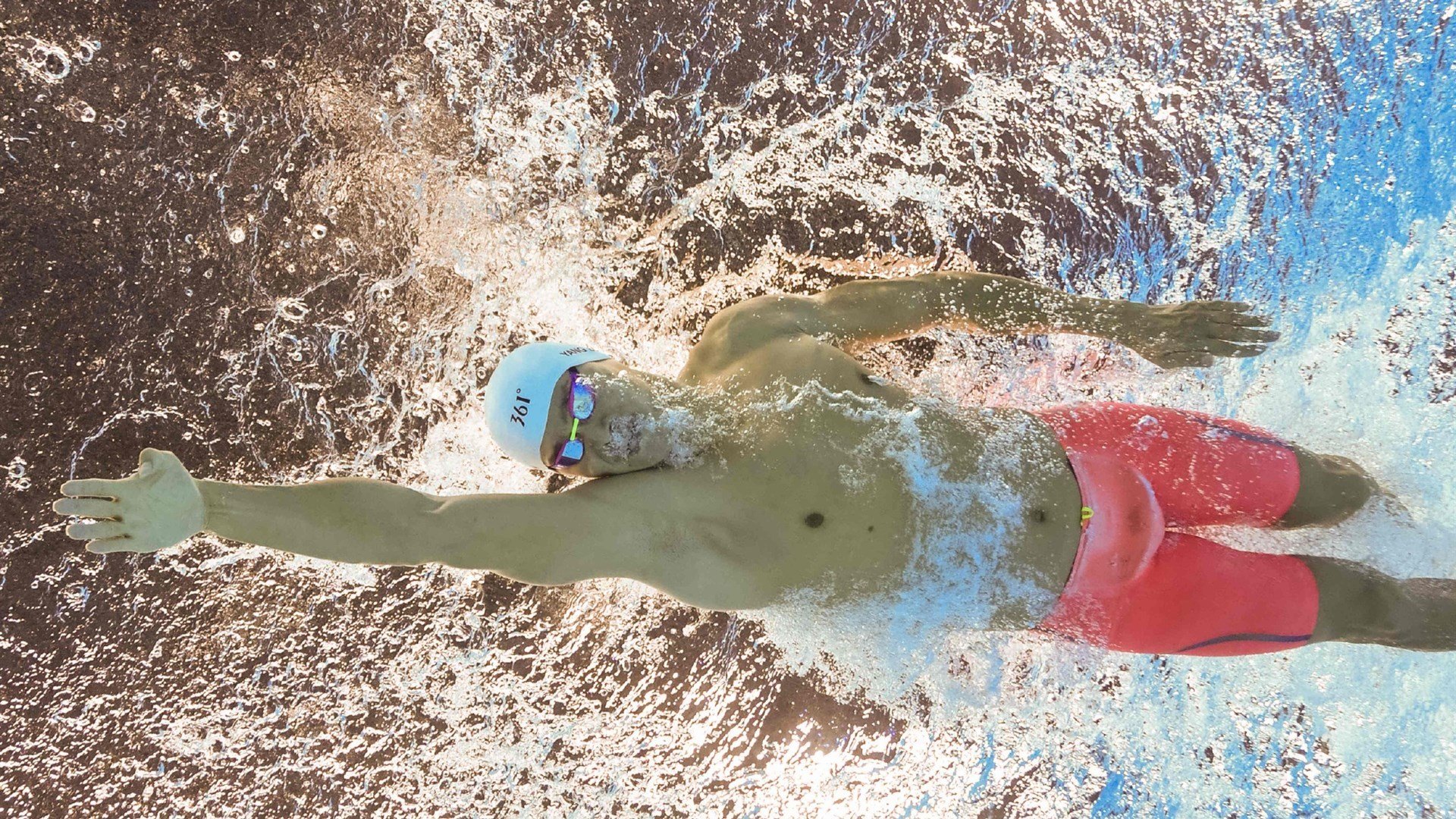 从太原到洛杉矶的篮球奇袭,贝恩关键先生本色,山西队轻取湖人启示录