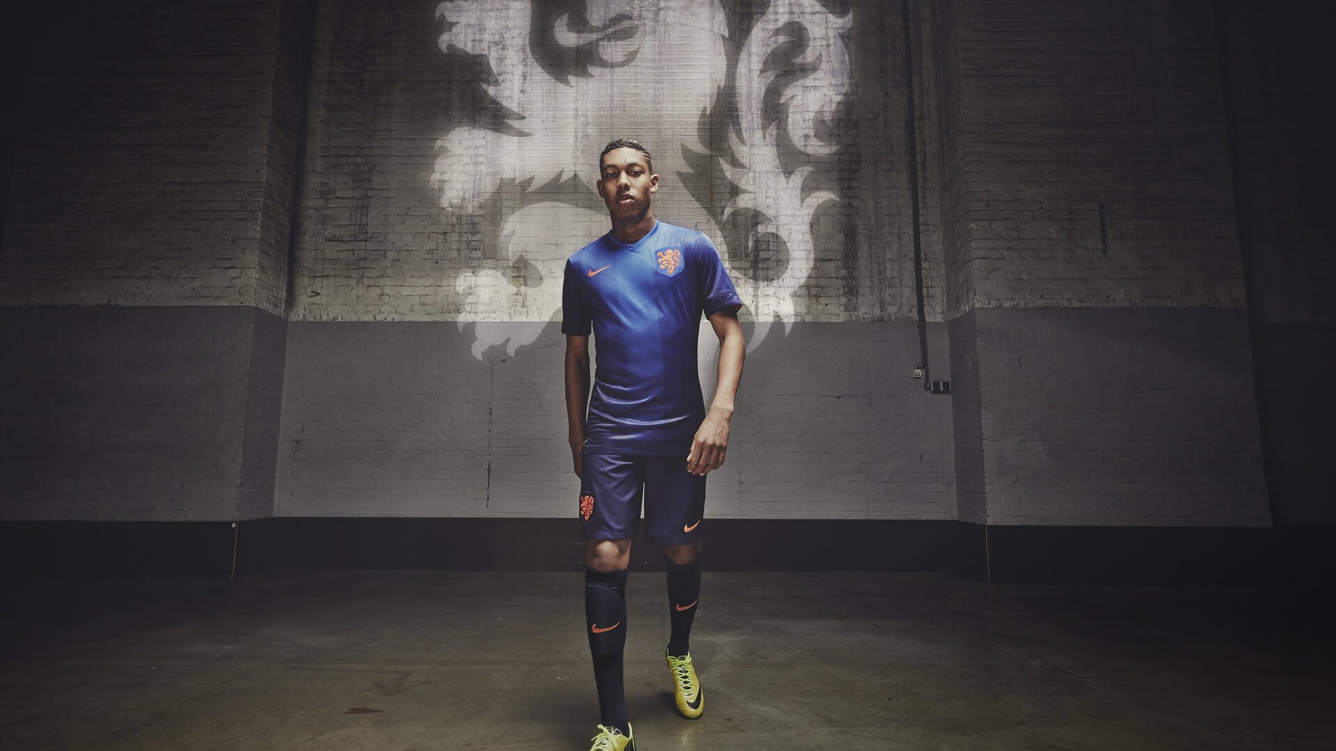 北欧冰封非洲雄鹰，芬兰式体系与孔德式英雄，定义足球胜利的两极