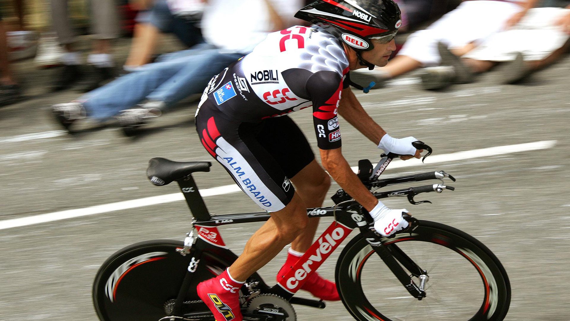 羽坛新纪元,印尼队横扫法国队,石宇奇高光表现背后的战术革命