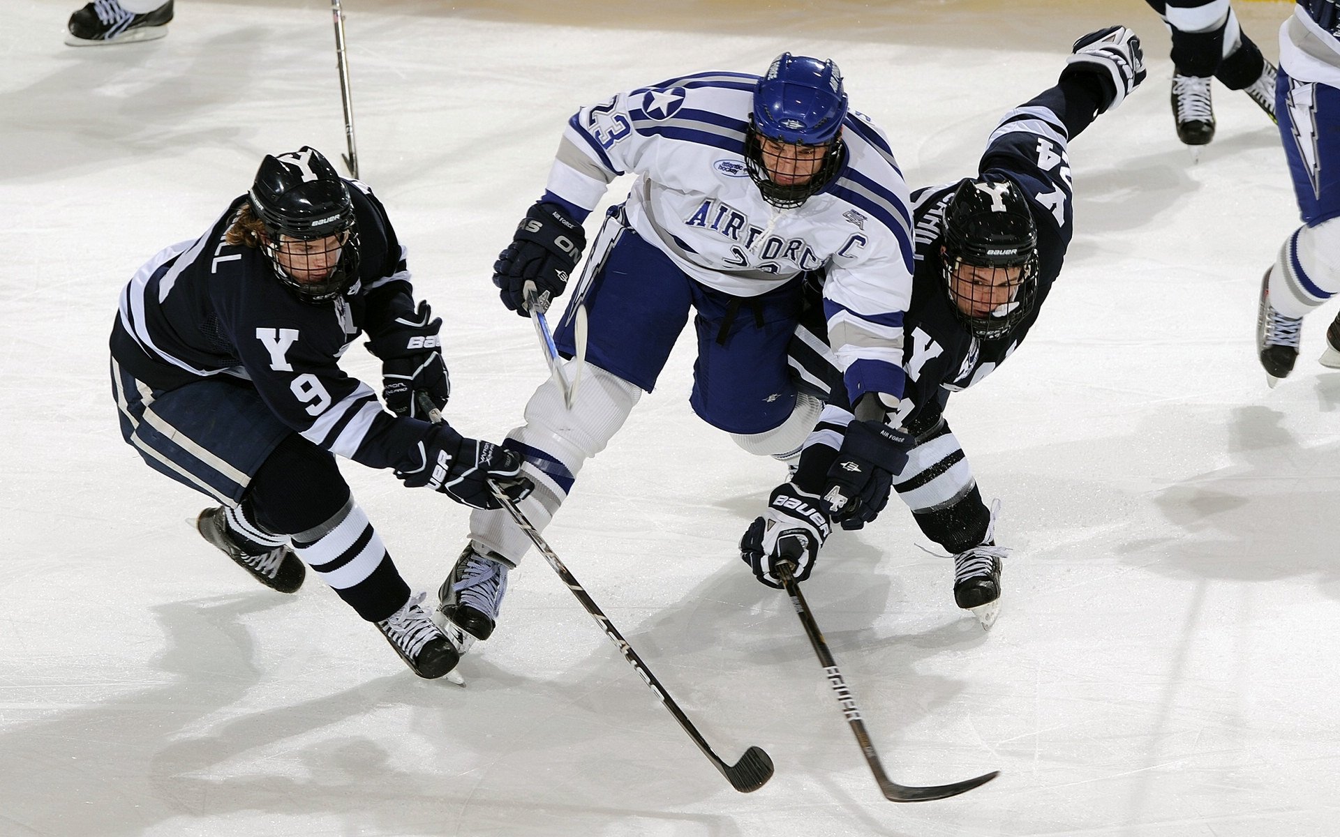 唯一性，丹麦完胜土耳其，孙兴慜刷新纪录—世界足坛的平行宇宙奇观